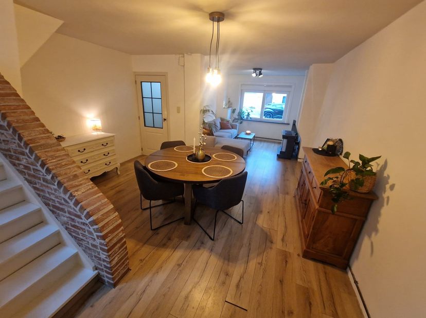 Maison cosy au cœur d&#039;Ostende ! – Nieuwlandstraat&lt;br /&gt;
Découvrez cette charmante maison mitoyenne située dans la rue paisible mais très centrale de l